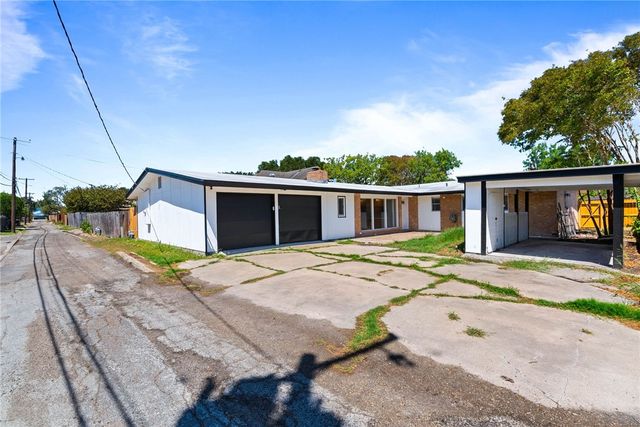 3445 Floyd St, Corpus Christi, TX 78411