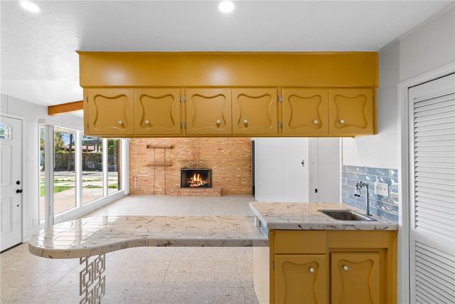 3445 Floyd St, Corpus Christi, TX 78411