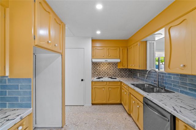 3445 Floyd St, Corpus Christi, TX 78411
