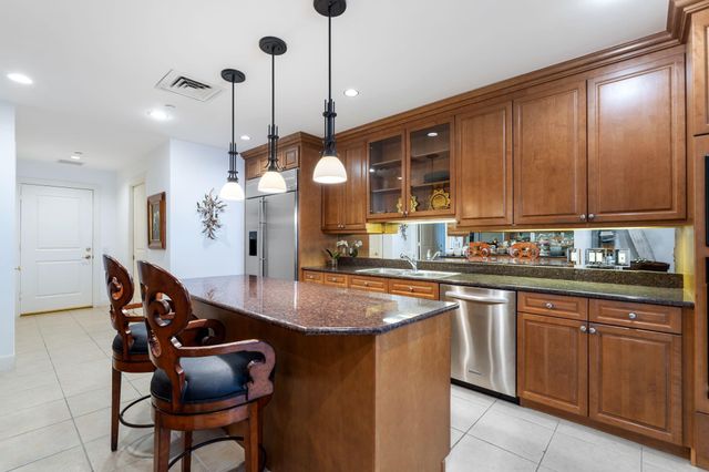 1100 Uptown Park Boulevard 23, Houston, TX 77056