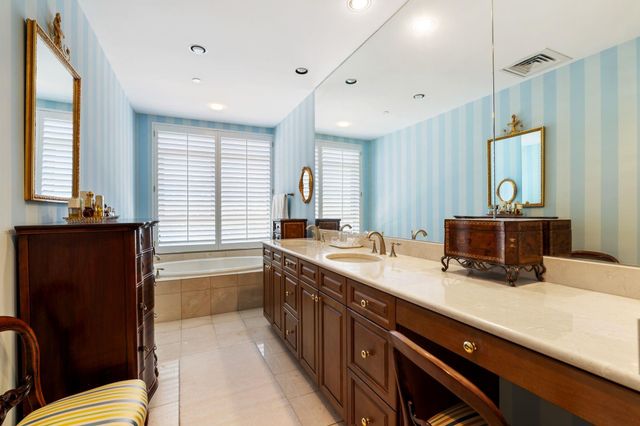 1100 Uptown Park Boulevard 23, Houston, TX 77056