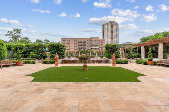 1100 Uptown Park Boulevard 23, Houston, TX 77056