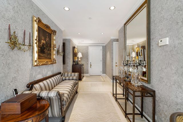 1100 Uptown Park Boulevard 23, Houston, TX 77056