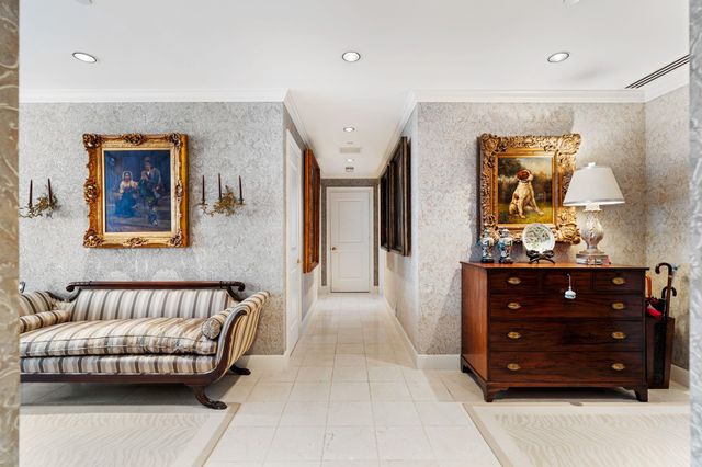 1100 Uptown Park Boulevard 23, Houston, TX 77056