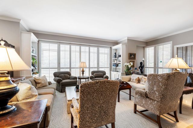 1100 Uptown Park Boulevard 23, Houston, TX 77056