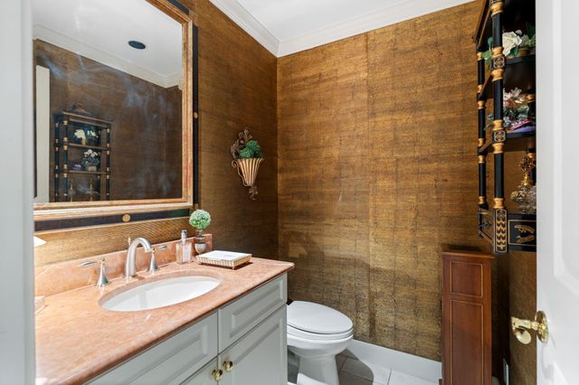 1100 Uptown Park Boulevard 23, Houston, TX 77056