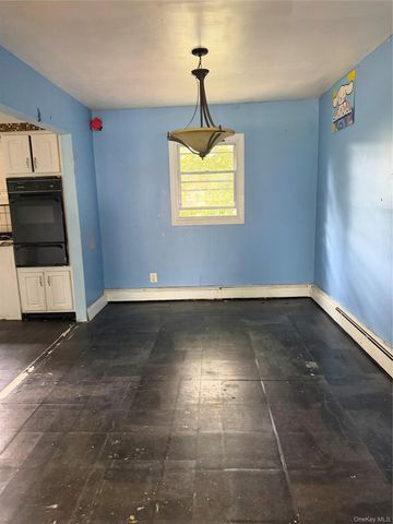 109 Berkeley Avenue, Selden, NY 11784