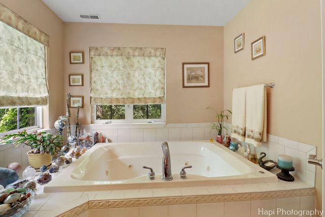 1606 Tecumseh Drive, Mchenry, IL 60050