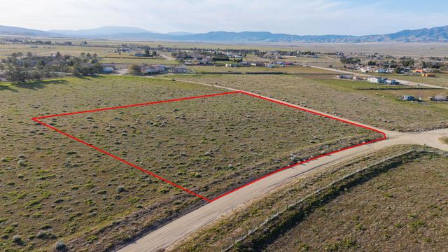 252 Eaglefall Avenue, Fairmont, CA 93536