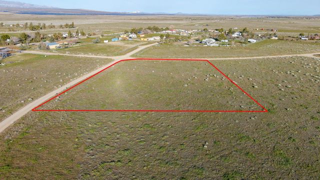 252 Eaglefall Avenue, Fairmont, CA 93536