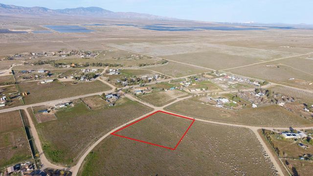 252 Eaglefall Avenue, Fairmont, CA 93536