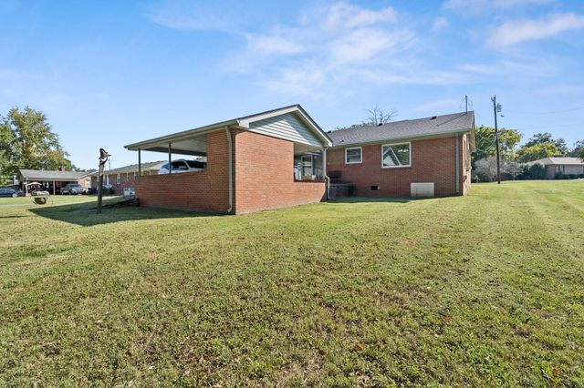 126 Oak Hill Dr, Lebanon, TN 37087