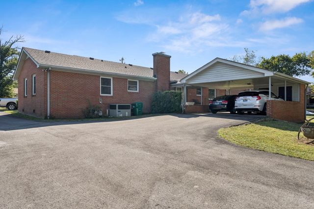 126 Oak Hill Dr, Lebanon, TN 37087