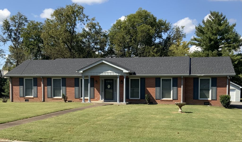 126 Oak Hill Dr, Lebanon, TN 37087