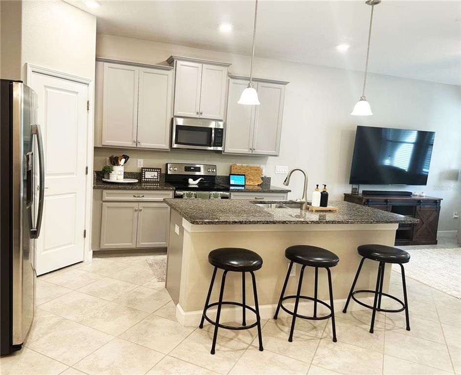 Image 6 of property listing at 6642 ROCKY PARK STREET, Tampa, FL 33625