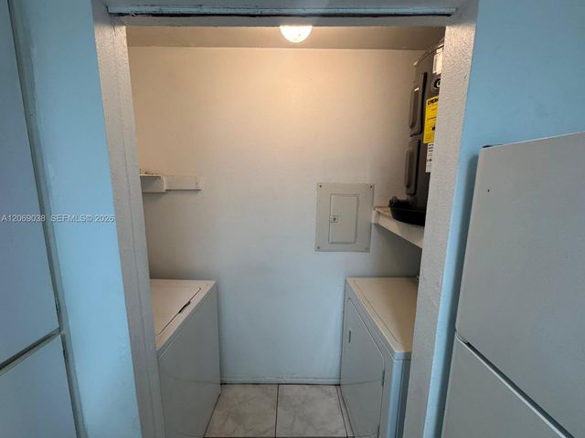 8793 NW 39th Street 7 blgd, Sunrise, FL 33351