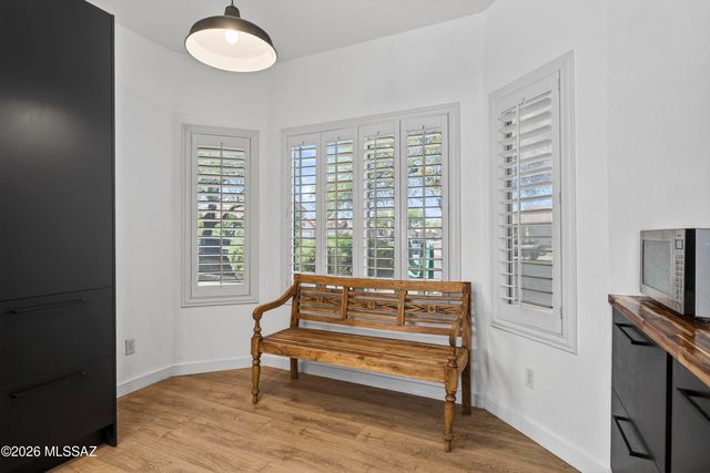 7449 W Mission View Place, Tucson, AZ 85743