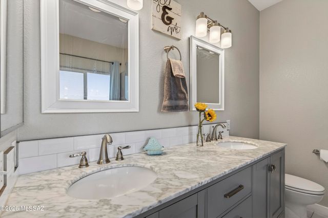 7449 W Mission View Place, Tucson, AZ 85743