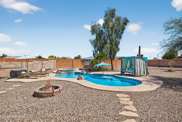 7449 W Mission View Place, Tucson, AZ 85743