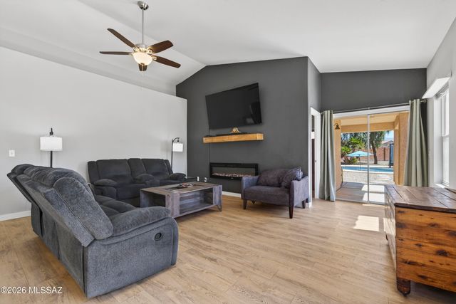 7449 W Mission View Place, Tucson, AZ 85743