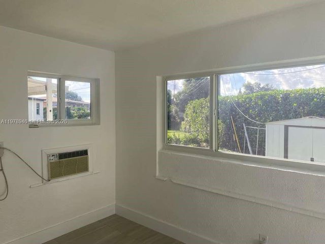 1170 NW 90th St 1170, Miami, FL 33150