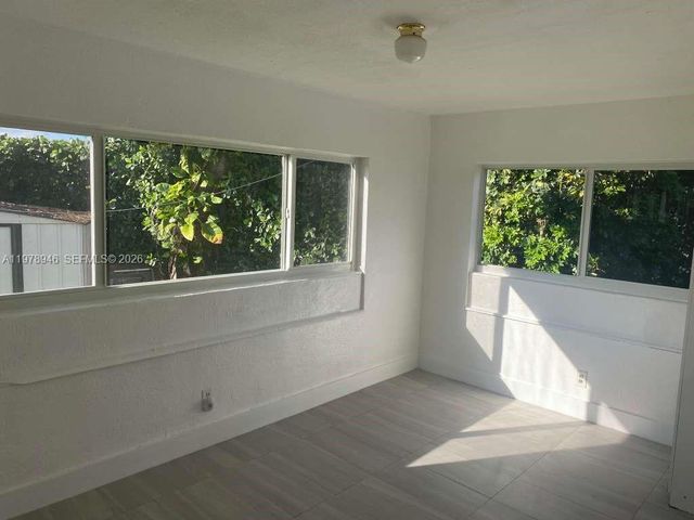 1170 NW 90th St 1170, Miami, FL 33150