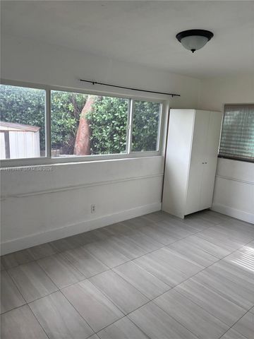 1170 NW 90th St 1170, Miami, FL 33150