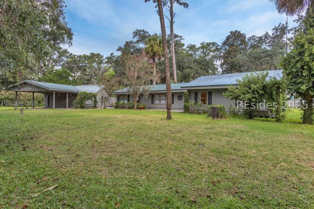 9 Palmetto Beach Dr, Bluffton, SC 29910
