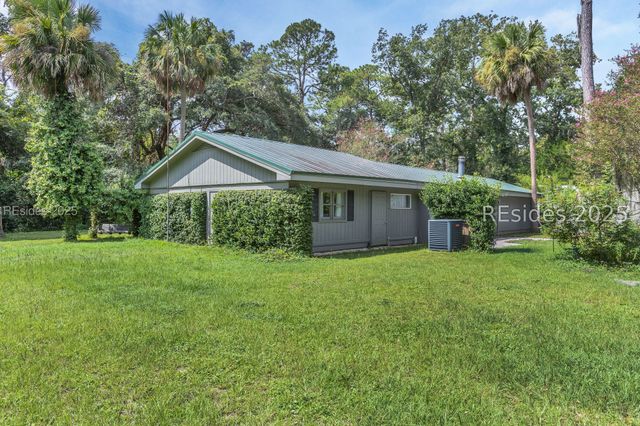 9 Palmetto Beach Dr, Bluffton, SC 29910