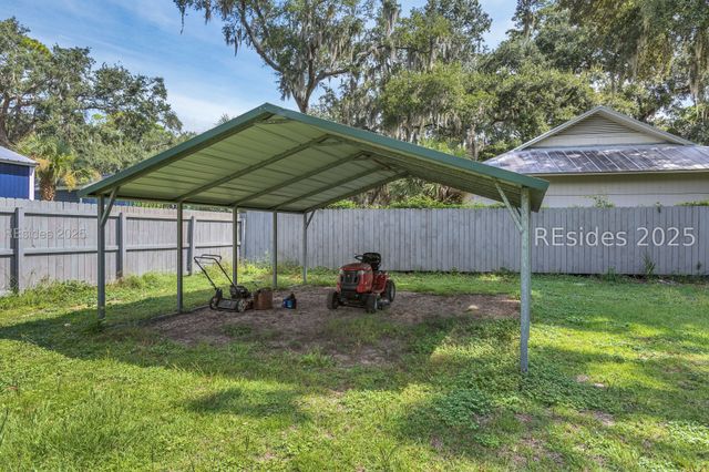 9 Palmetto Beach Dr, Bluffton, SC 29910