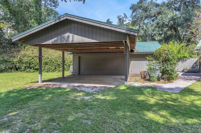 9 Palmetto Beach Dr, Bluffton, SC 29910