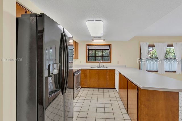 9 Palmetto Beach Dr, Bluffton, SC 29910