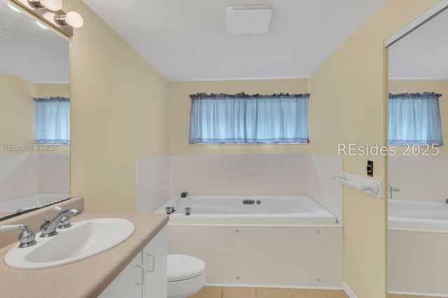 9 Palmetto Beach Dr, Bluffton, SC 29910