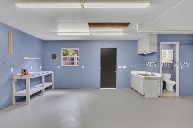 9 Palmetto Beach Dr, Bluffton, SC 29910