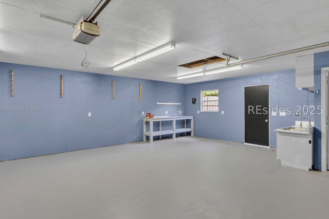 9 Palmetto Beach Dr, Bluffton, SC 29910