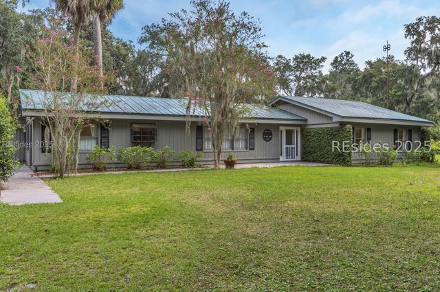 9 Palmetto Beach Dr, Bluffton, SC 29910