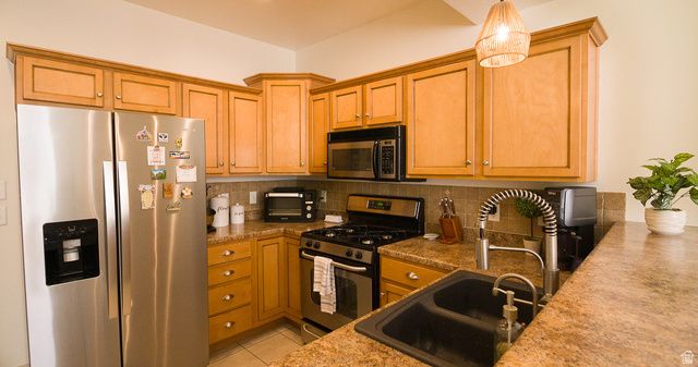 867 FARMINGTON XING, Farmington, UT 84025