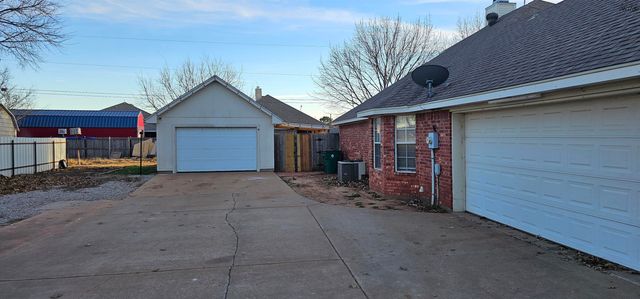 311 SEABEA DRIVE, Lakeside City, TX 76308