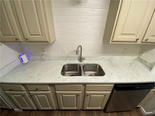 7252 The Mansions Dr D-3, Corpus Christi, TX 78414