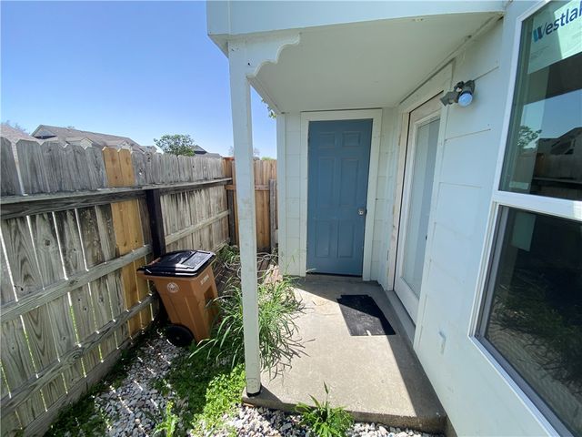 7252 The Mansions Dr D-3, Corpus Christi, TX 78414