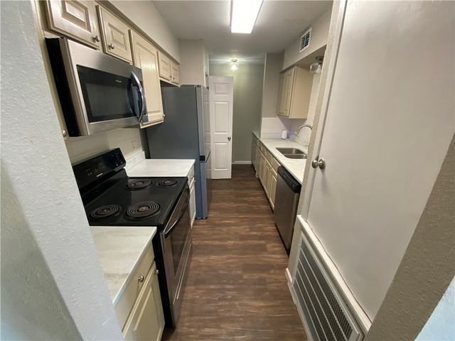 7252 The Mansions Dr D-3, Corpus Christi, TX 78414