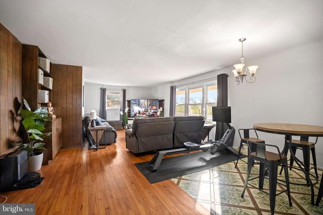 257 CHAPEL HEIGHTS RD, Sewell, NJ 08080