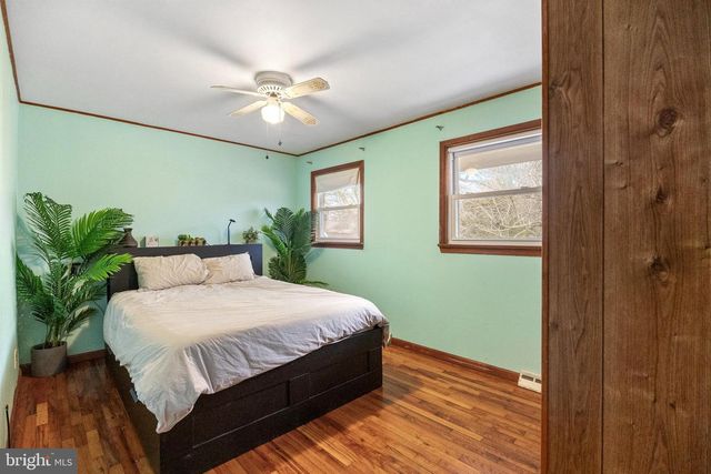 257 CHAPEL HEIGHTS RD, Sewell, NJ 08080