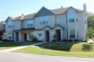 400 West ST B, Hutto, TX 78634