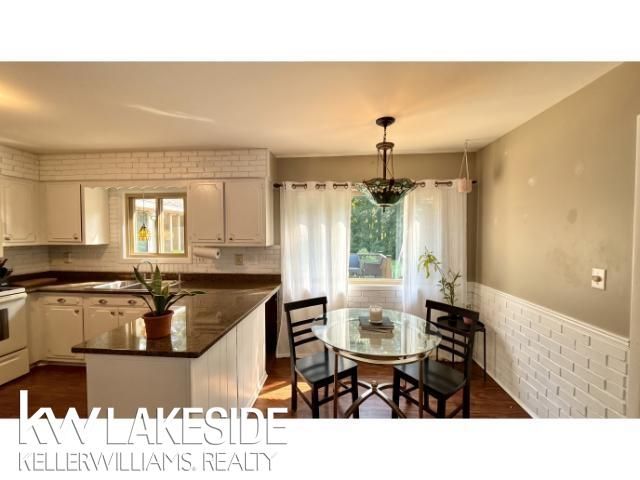 8698 Hedgeway Drive, Shelby Twp, MI 48317