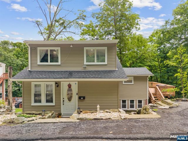 6 Hoover Road, Jefferson Township, NJ 07438