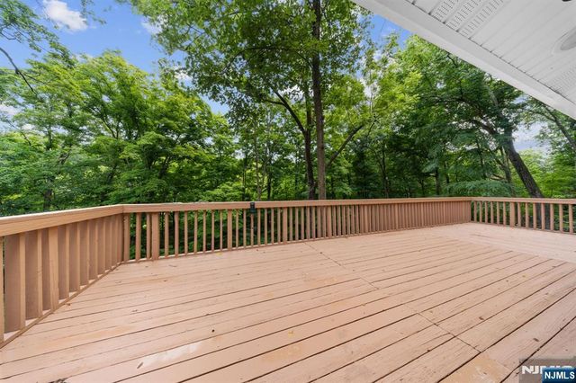 6 Hoover Road, Jefferson Township, NJ 07438