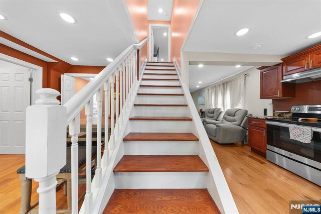 6 Hoover Road, Jefferson Township, NJ 07438