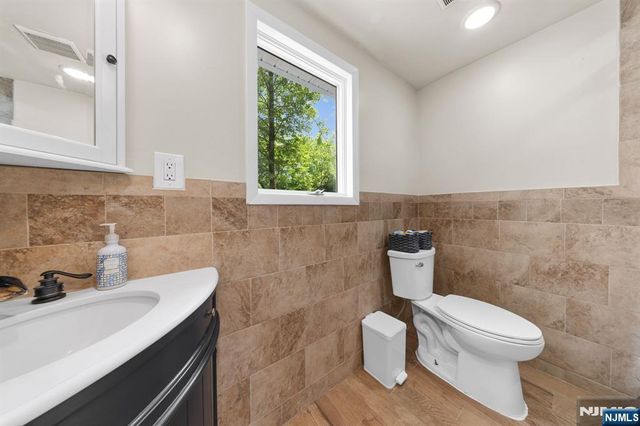 6 Hoover Road, Jefferson Township, NJ 07438