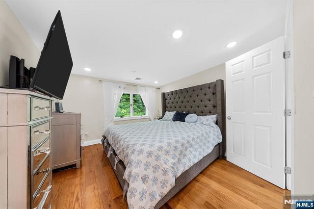 6 Hoover Road, Jefferson Township, NJ 07438